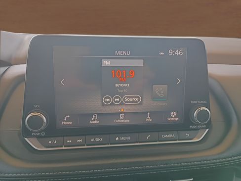 Used 2023 Nissan Rogue SV AWD/4WD image 14