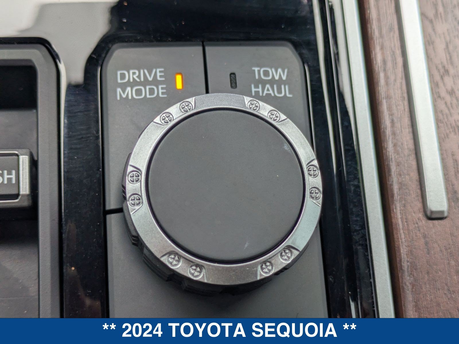 Used 2024 Toyota Sequoia Capstone AWD/4WD image 36