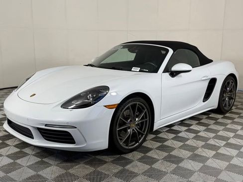 Used 2022 Porsche 718 Boxster RWD image 2