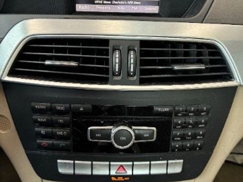 Used 2014 Mercedes-Benz C 250 Sedan image 19