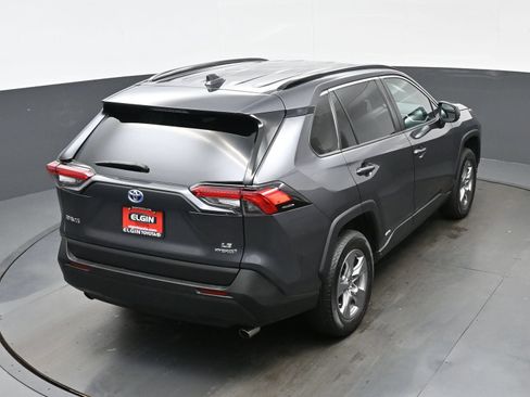 Used 2022 Toyota RAV4 LE AWD/4WD image 38