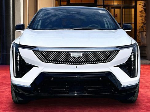 New 2027 Cadillac Optiq Luxury RWD image 3