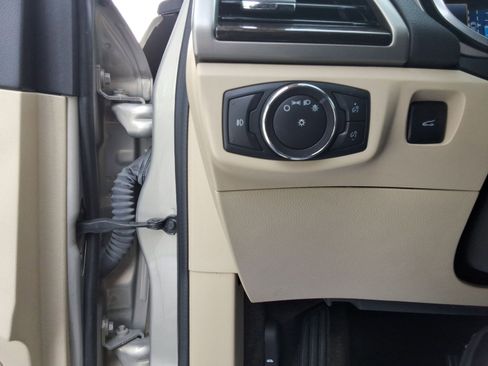 Used 2015 Ford Fusion SE w/ Equipment Group 202A image 19