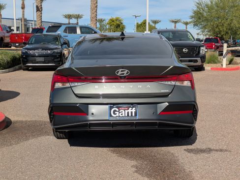 Certified 2024 Hyundai Elantra Limited image 4