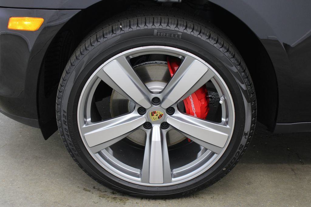 Used 2025 Porsche Macan S AWD/4WD image 13