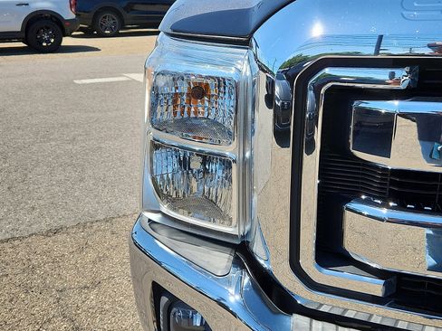 Used 2015 Ford F250 Lariat w/ Lariat Ultimate Package AWD/4WD image 9