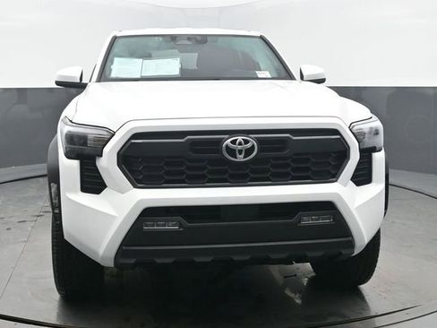 Used 2025 Toyota Tacoma TRD Off-Road AWD/4WD image 8