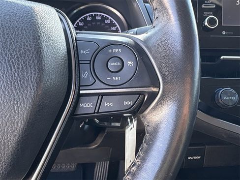 Used 2021 Toyota Camry SE w/ Carpet Mat Package (TMS) image 17