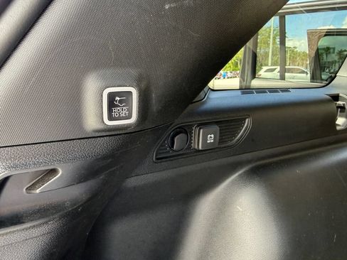 Used 2023 Jeep Grand Cherokee Limited AWD/4WD image 34