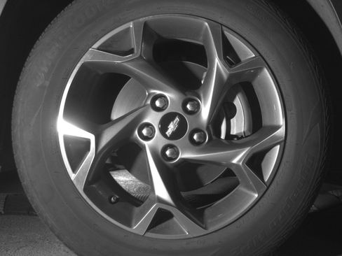 Used 2025 Chevrolet Trax LT FWD image 13