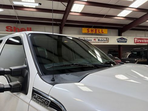 Used 2016 Ford F250 Lariat w/ Lariat Ultimate Package AWD/4WD image 45