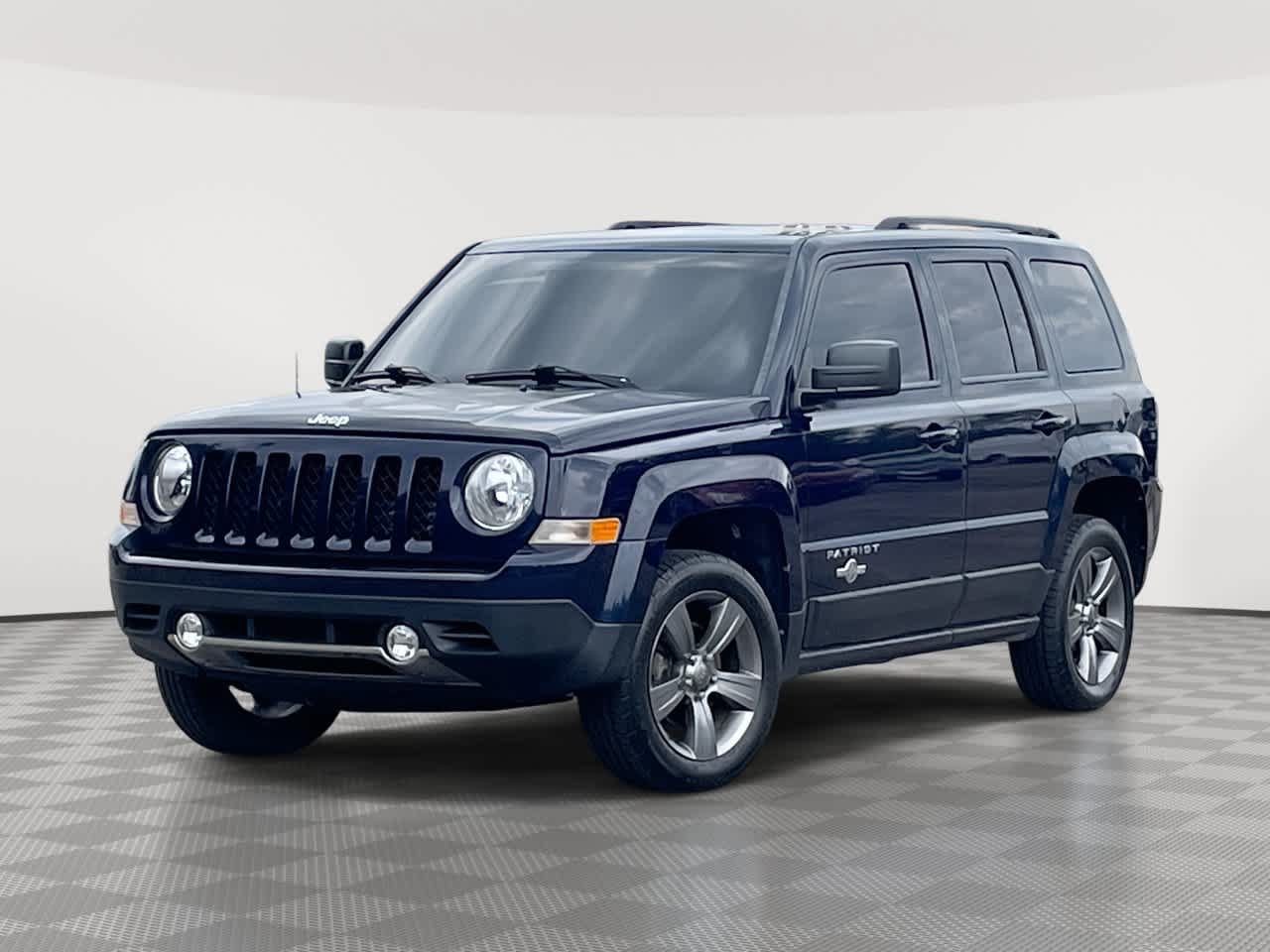 Used 2014 Jeep Patriot Latitude w/ Freedom Edition Package FWD image 1
