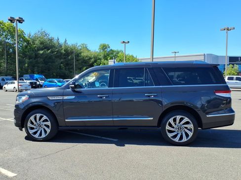 Used 2024 Lincoln Navigator L Reserve AWD/4WD image 4