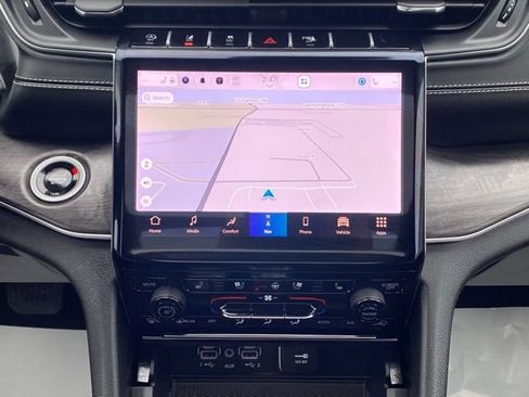 Used 2024 Jeep Grand Cherokee L Limited w/ Luxury Tech Group II image 42