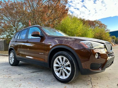 Used 2017 BMW X3 sDrive28i image 2