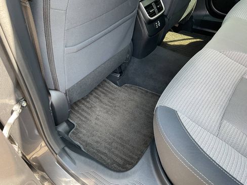Used 2023 Subaru Outback Premium AWD/4WD image 43