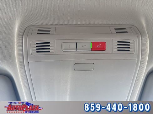 Used 2025 Volkswagen Taos SE AWD/4WD image 24
