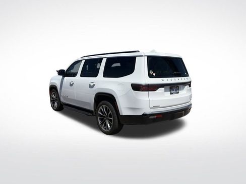 Used 2023 Jeep Wagoneer Series II w/ Premium Group I AWD/4WD image 3