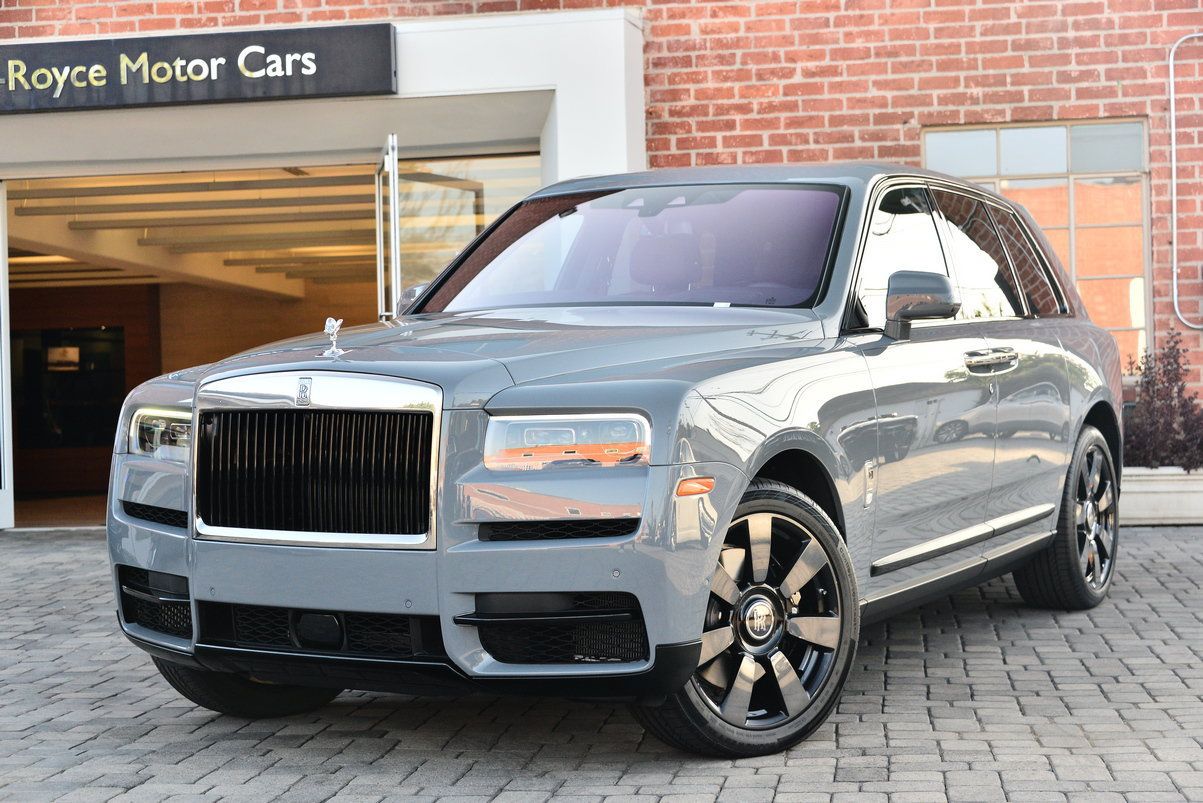 Certified 2022 Rolls-Royce Cullinan w/ Technology Package AWD/4WD image 1