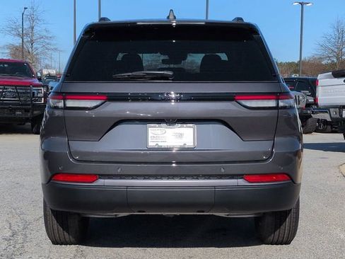 New 2026 Jeep Grand Cherokee Altitude image 5