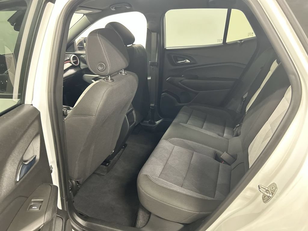 Certified 2024 Chevrolet Trax RS FWD image 19