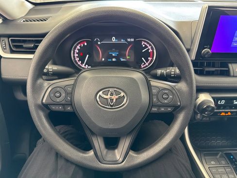 Used 2025 Toyota RAV4 XLE AWD/4WD image 17