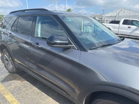 Used 2023 Ford Explorer XLT w/ Equipment Group 202A AWD/4WD image 8