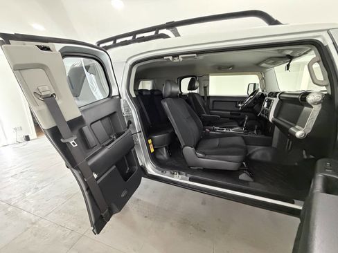 Used 2007 Toyota FJ Cruiser 4WD image 14