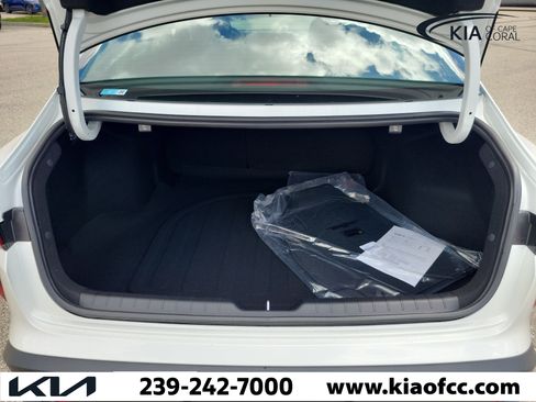 New 2026 Kia K4 FWD image 10