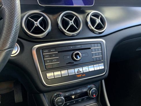 Certified 2020 Mercedes-Benz GLA 250 4MATIC image 33