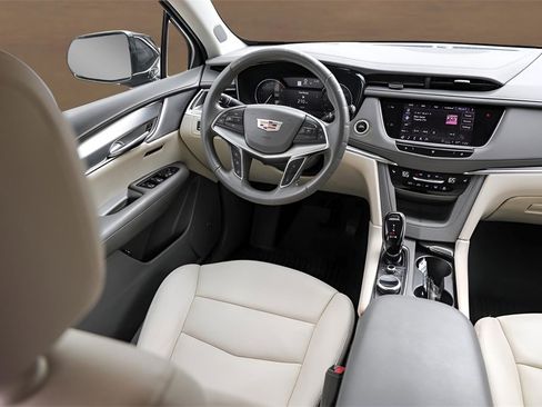 Used 2021 Cadillac XT5 Premium Luxury image 56