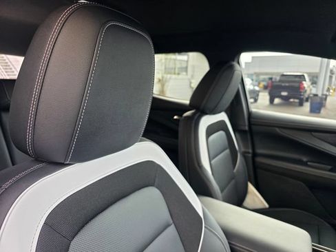 Used 2024 Chevrolet Blazer EV LT AWD/4WD image 18