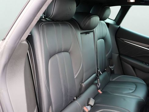 Used 2022 Maserati Levante Modena AWD/4WD image 14