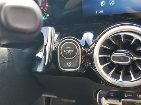 Certified 2025 Mercedes-Benz GLA 250 image 37