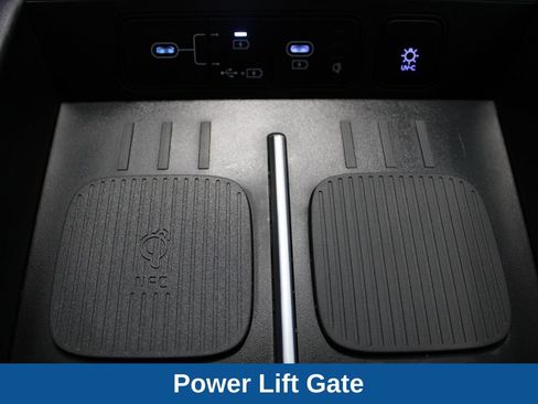 Used 2025 Hyundai Santa Fe Limited AWD/4WD image 19