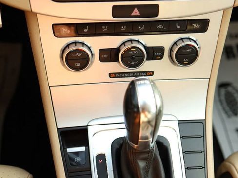 Used 2013 Volkswagen CC R-Line image 32