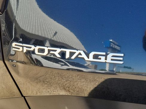 Used 2023 Kia Sportage LX FWD image 30