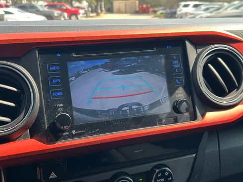 Used 2016 Toyota Tacoma TRD Sport w/ Towing Package AWD/4WD image 33
