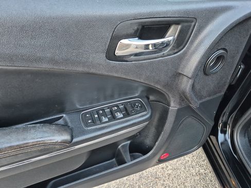 Used 2014 Dodge Charger SXT RWD image 12