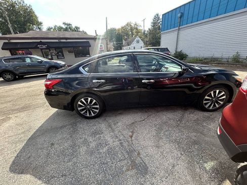 Used 2017 Nissan Altima 2.5 SV FWD image 14