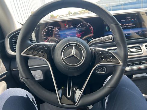 Used 2026 Mercedes-Benz GLS 450 4MATIC image 26