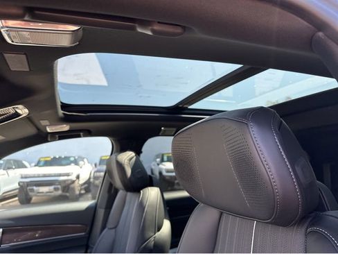 New 2026 Cadillac Vistiq Sport w/ LPO, Floor Liner Package AWD/4WD image 25