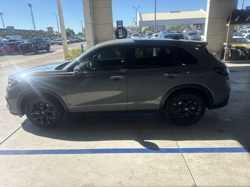 Used 2024 Honda HR-V Sport image 3