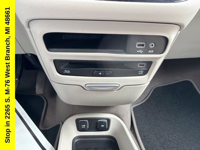 Used 2017 Chrysler Pacifica Touring-L Plus FWD image 48