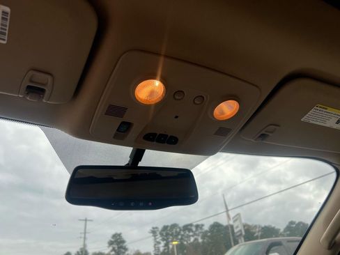 Used 2011 GMC Acadia SLT image 19