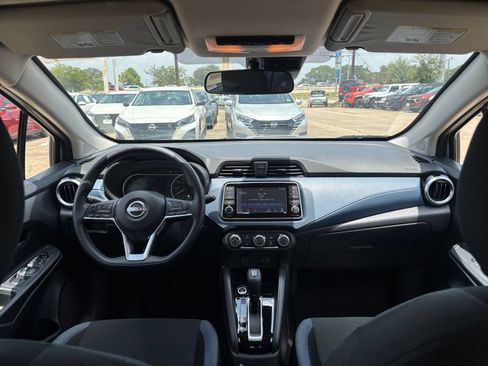 Used 2025 Nissan Versa SV FWD image 31