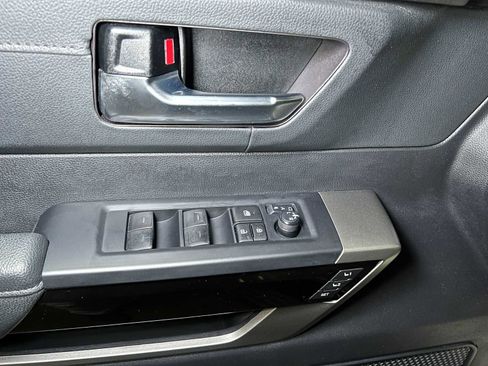 Used 2023 Toyota Sequoia Limited image 23