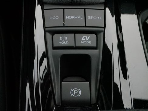 Used 2025 Toyota Camry XSE image 27