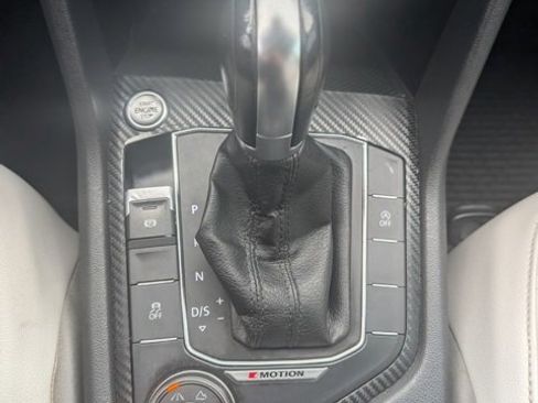 Used 2018 Volkswagen Tiguan SE w/ 3rd Row Seat Package image 48