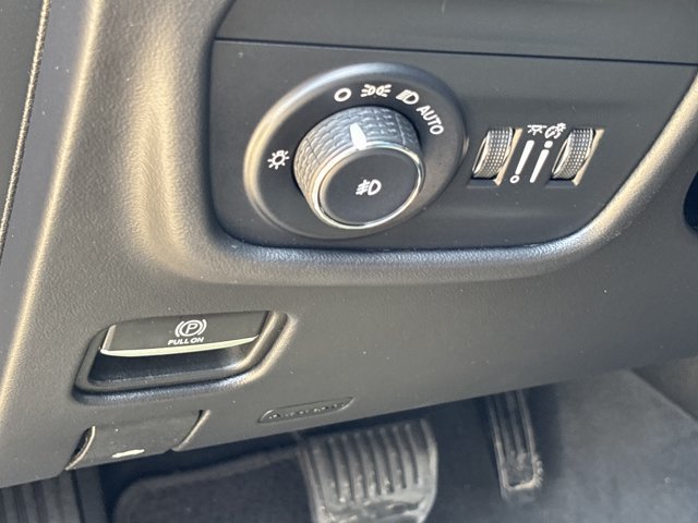 Used 2023 Jeep Grand Cherokee L Summit AWD/4WD image 24